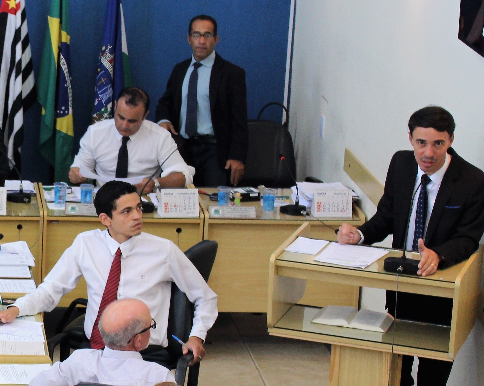 Aprovado pedido para Prefeitura explicar contratos emergências 